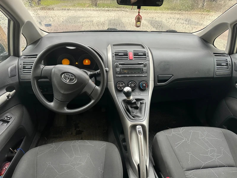 Toyota Auris 1.3 I , снимка 7 - Автомобили и джипове - 49148202