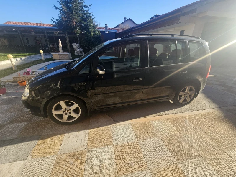 VW Touran 1.9 Tdi dsg 7 места 105 к.с с масички, снимка 2 - Автомобили и джипове - 49503865