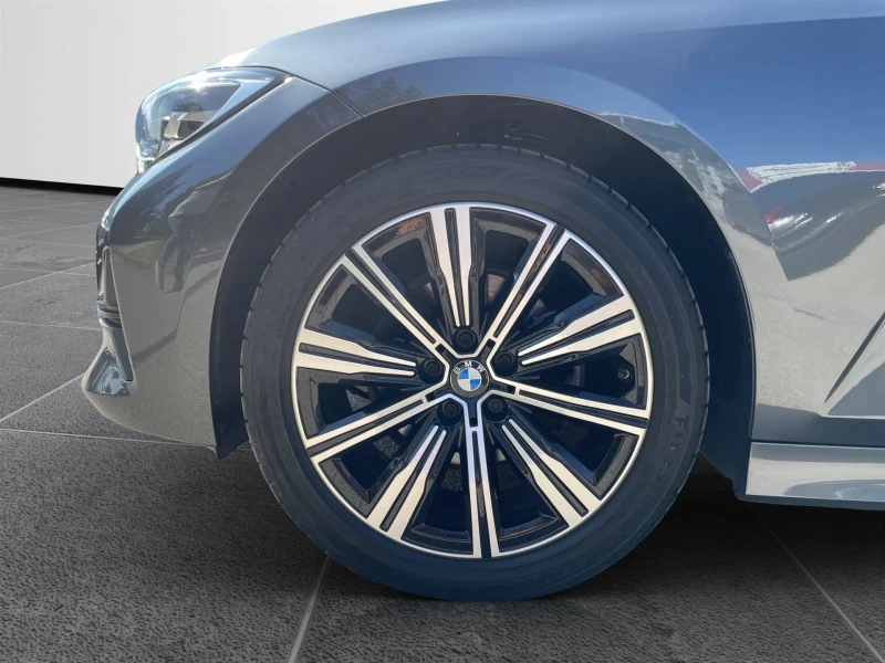 BMW 320 d xDrive Sedan, снимка 4 - Автомобили и джипове - 51971303