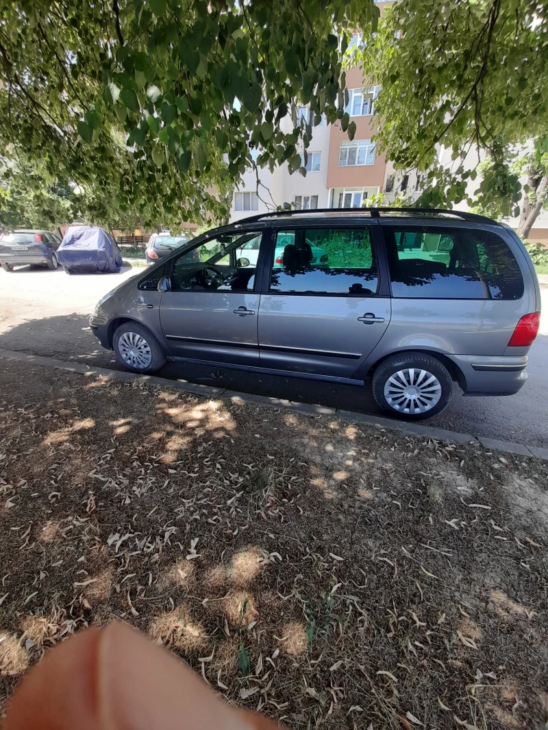 VW Sharan 1.9, снимка 4 - Автомобили и джипове - 52582353