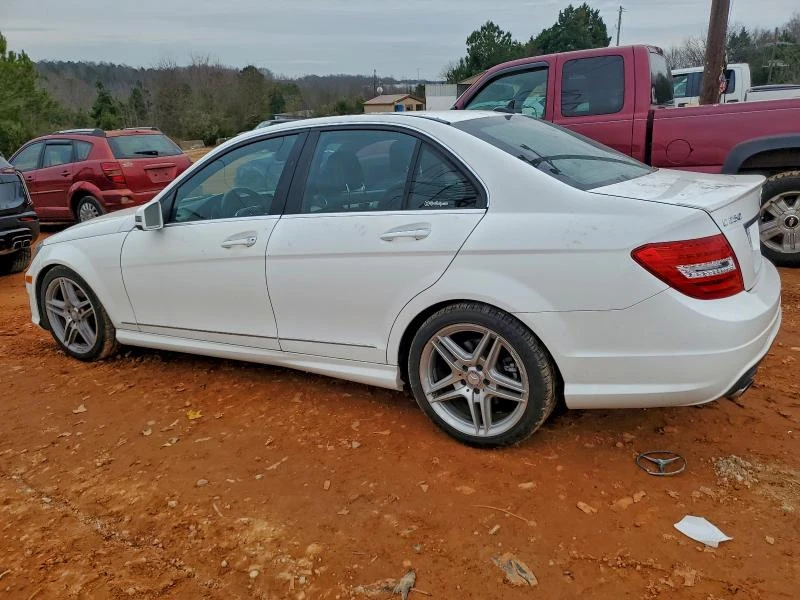 Mercedes-Benz C 300 КОжа* Подгрев* Кейлес* Blind Spot* , снимка 2 - Автомобили и джипове - 53577215