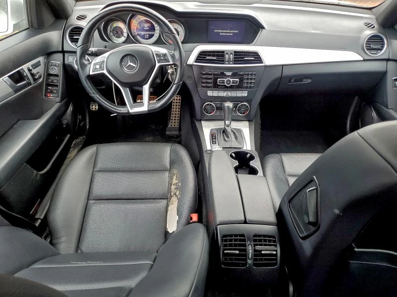 Mercedes-Benz C 300 КОжа* Подгрев* Кейлес* Blind Spot* , снимка 8 - Автомобили и джипове - 53577215