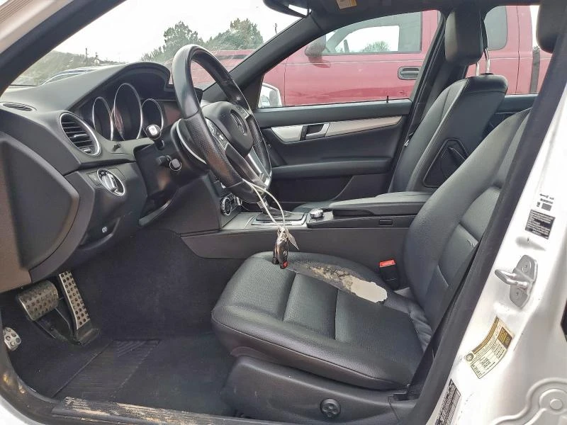 Mercedes-Benz C 300 КОжа* Подгрев* Кейлес* Blind Spot* , снимка 7 - Автомобили и джипове - 53577215