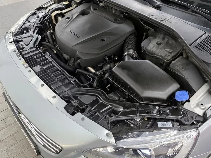 Volvo S60, снимка 6 - Автомобили и джипове - 54326557