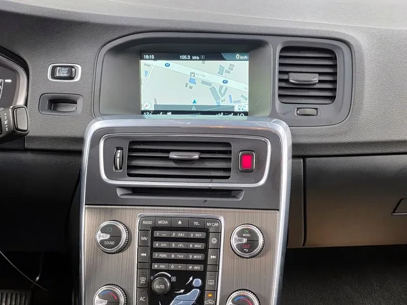 Volvo S60, снимка 14 - Автомобили и джипове - 54326557