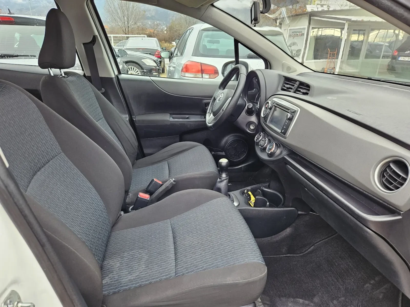 Toyota Yaris 1.0VVT-I-69кс= 5ВРАТИ= КАМЕРА= 184.000КМ | Mobile.bg — изображение 15