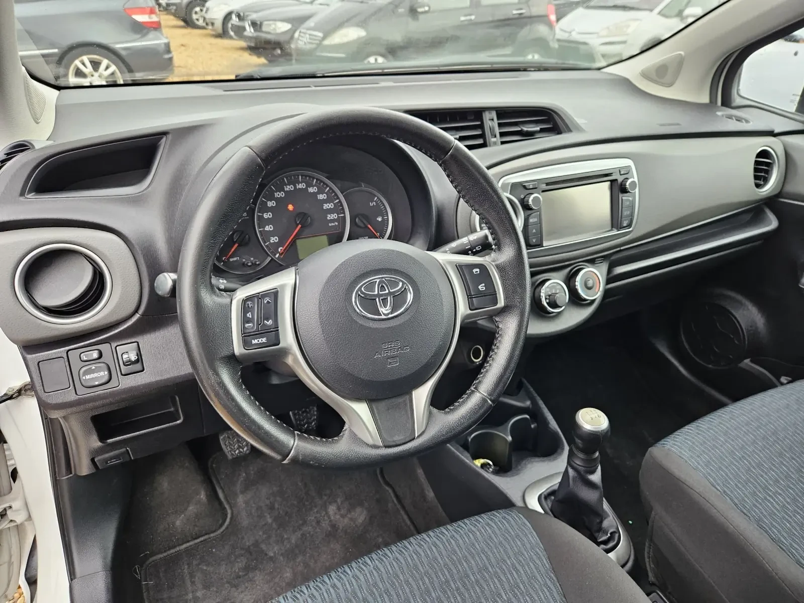 Toyota Yaris 1.0VVT-I-69кс= 5ВРАТИ= КАМЕРА= 184.000КМ - изображение 8