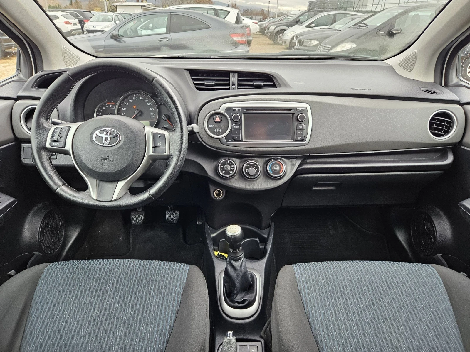 Toyota Yaris 1.0VVT-I-69кс= 5ВРАТИ= КАМЕРА= 184.000КМ | Mobile.bg — изображение 12