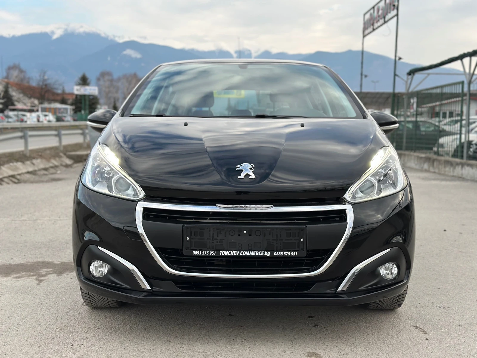 Peugeot 208 1.2i-EURO-6B-LED-NAVI-TV-DVD-TOP-NEW-FACE - изображение 2