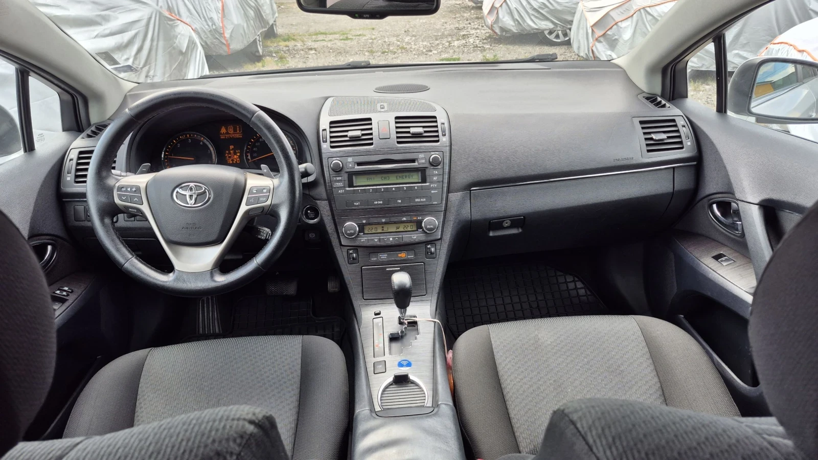 Toyota Avensis 2.2D Автоматик * Перфектен *  - изображение 9