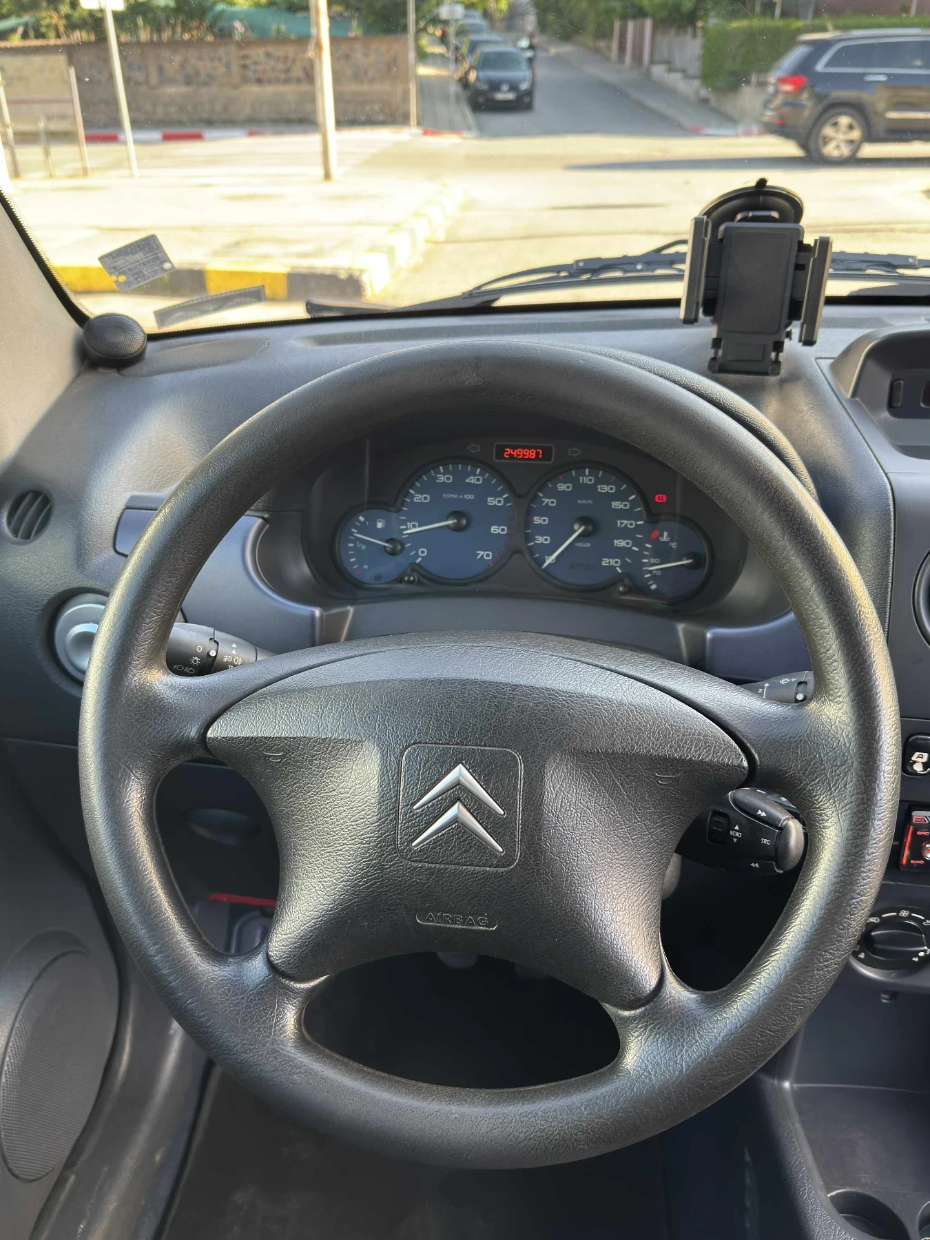 Citroen Berlingo 1.6 HDI - изображение 10