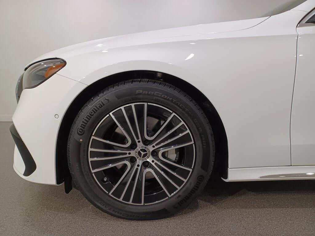 Mercedes-Benz E 350 2024* 4MATIC* АвтоКредит* (ЦЕНА ДО БГ) - изображение 4