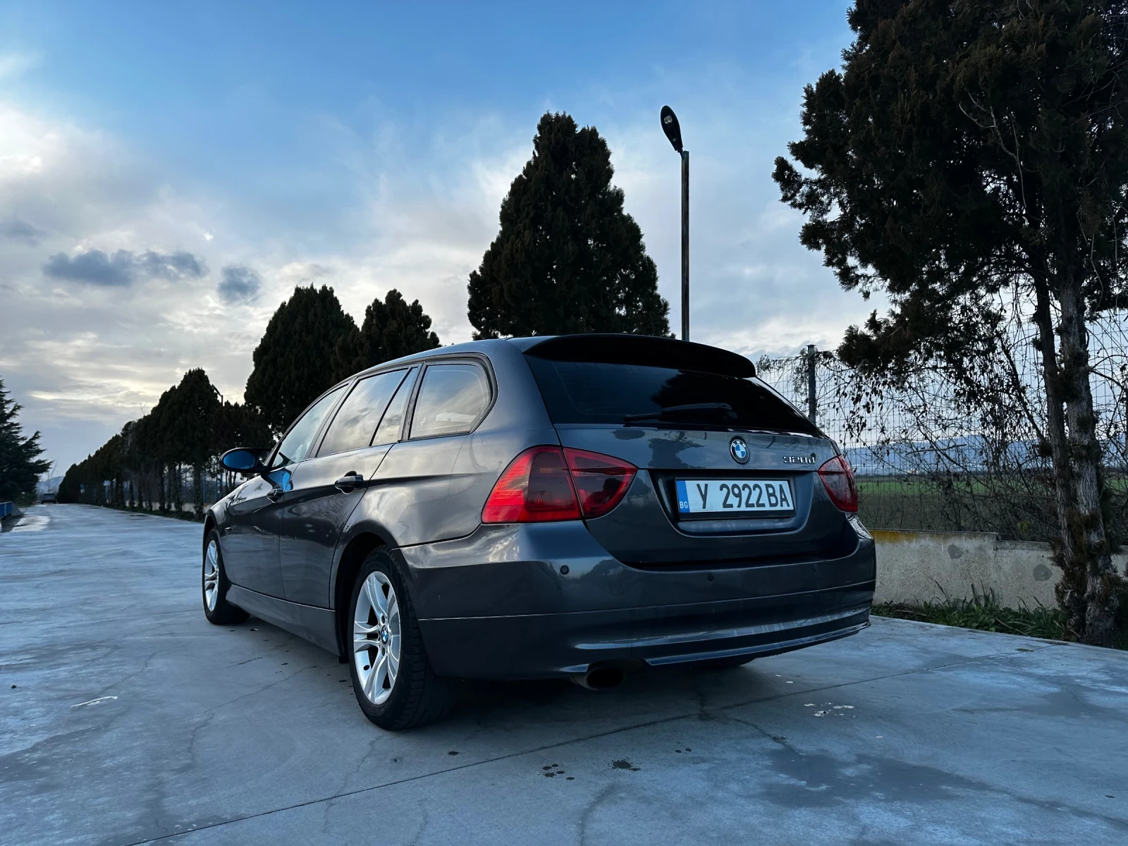 BMW 320 АВТОМАТ/ПАРКТОРНИК/ТЕМПОМАТ - изображение 10