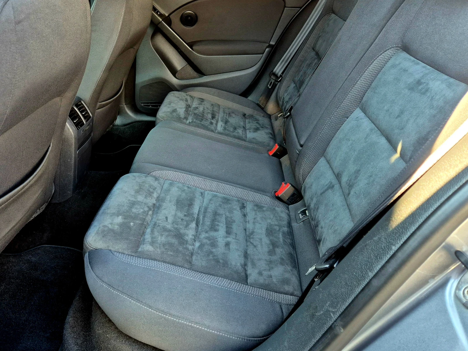 VW Golf 2.0 tdi 110 к.с.Highline, снимка 15 - Автомобили и джипове - 53773990