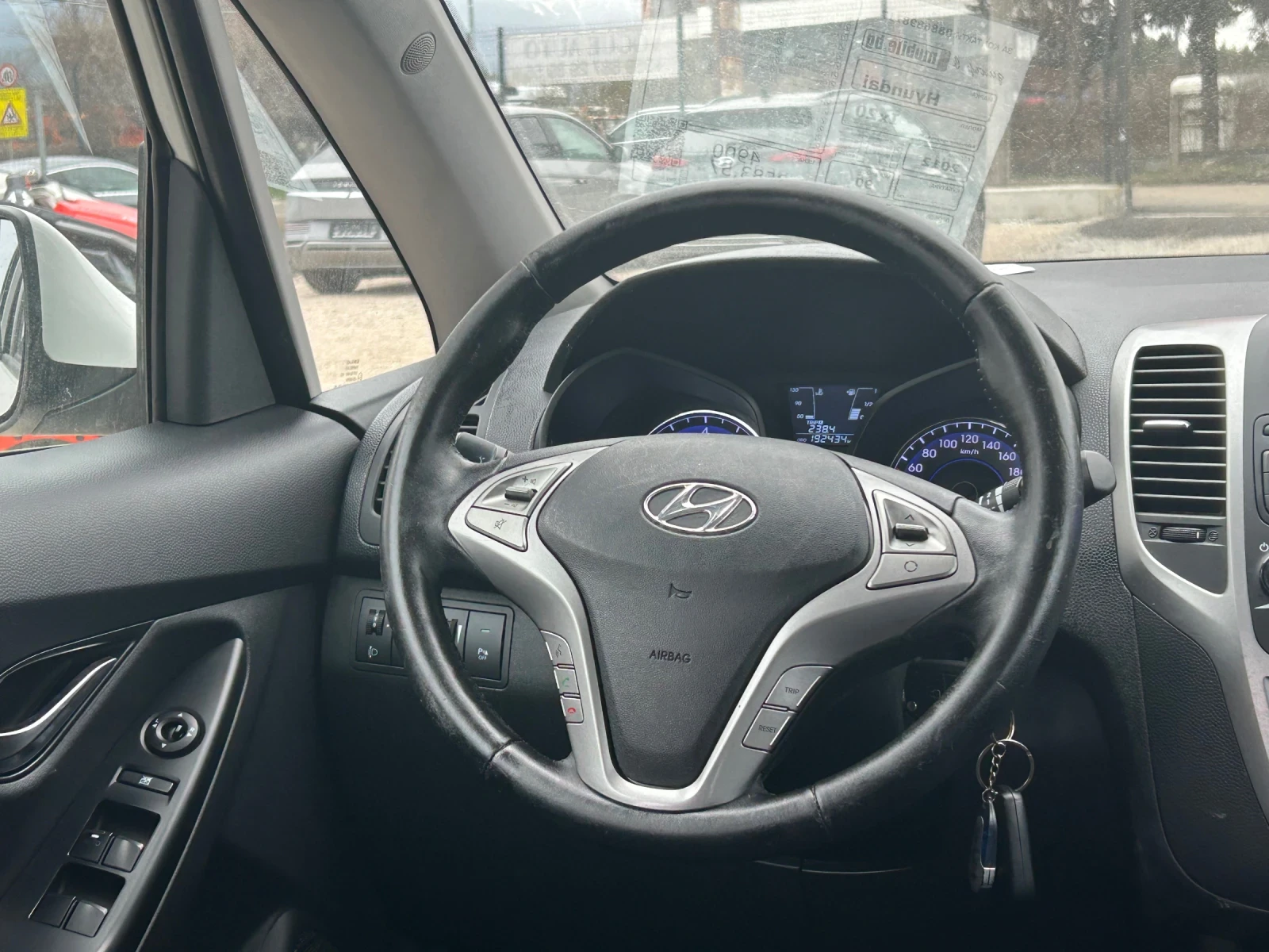 Hyundai Ix20 1.4 ГАЗ/БЕНЗИН, снимка 9 - Автомобили и джипове - 53889412