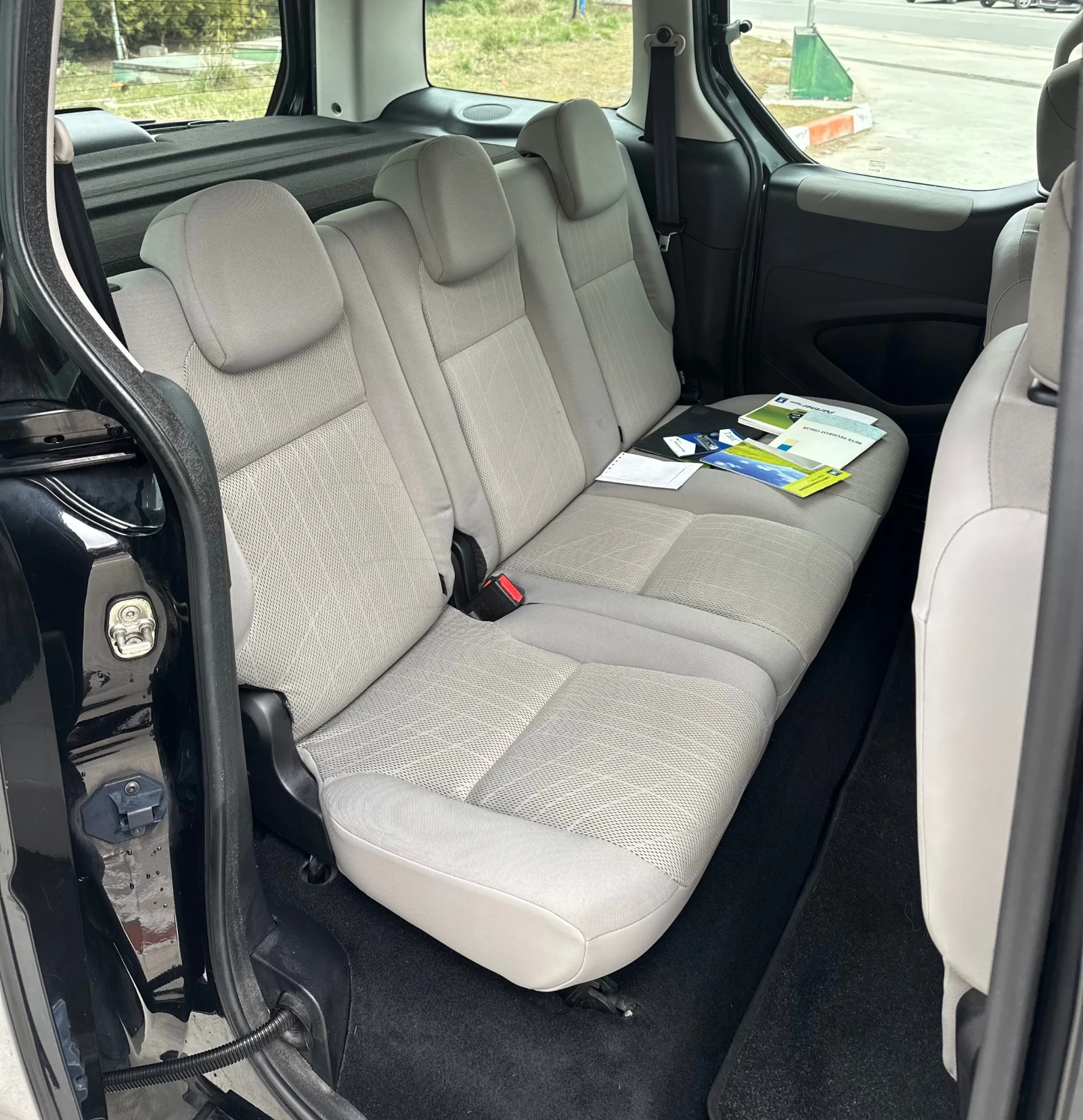 Peugeot Partner 1.6hdi 90к.с Tepee, снимка 8 - Автомобили и джипове - 53952174