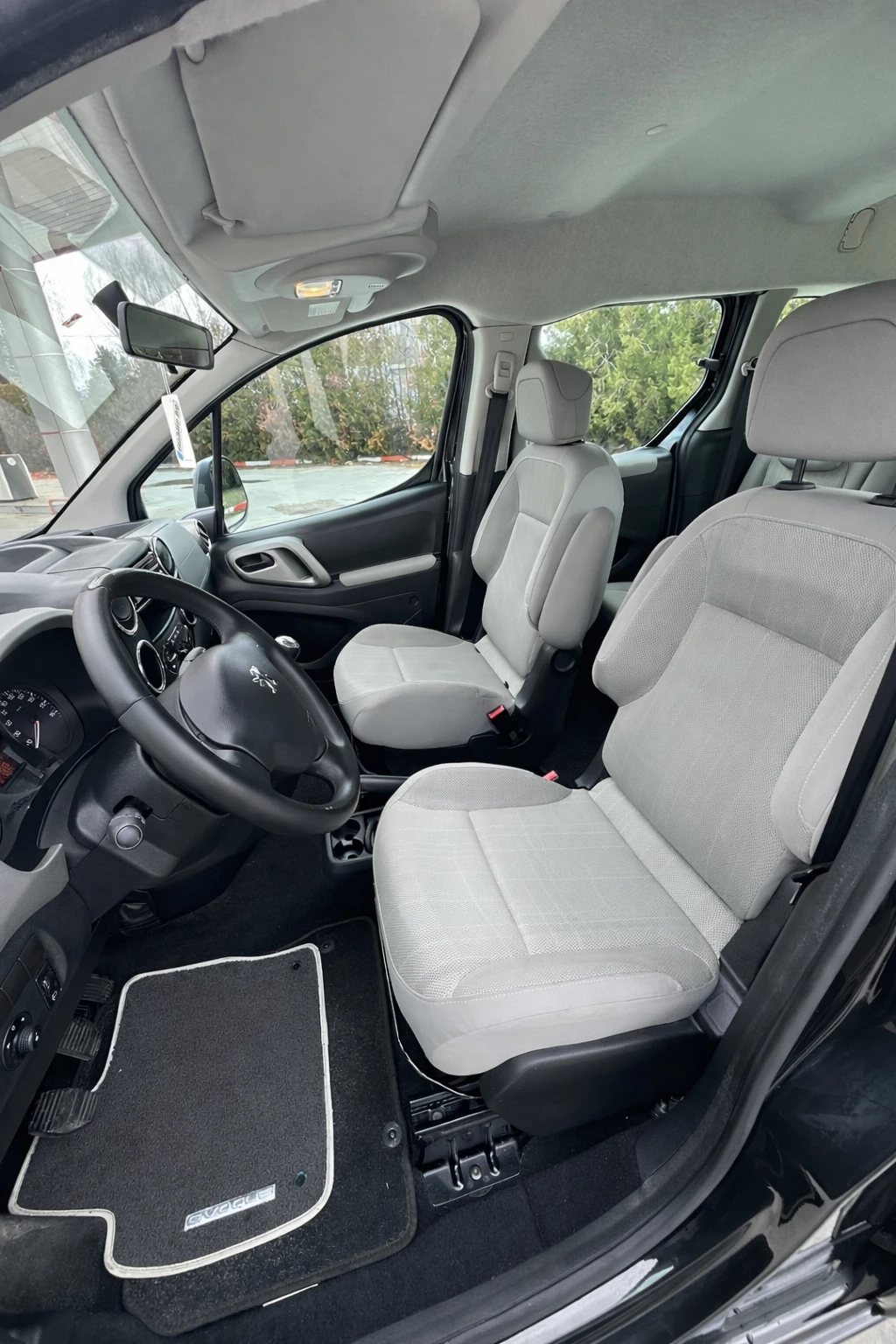 Peugeot Partner 1.6hdi 90к.с Tepee, снимка 6 - Автомобили и джипове - 53952174