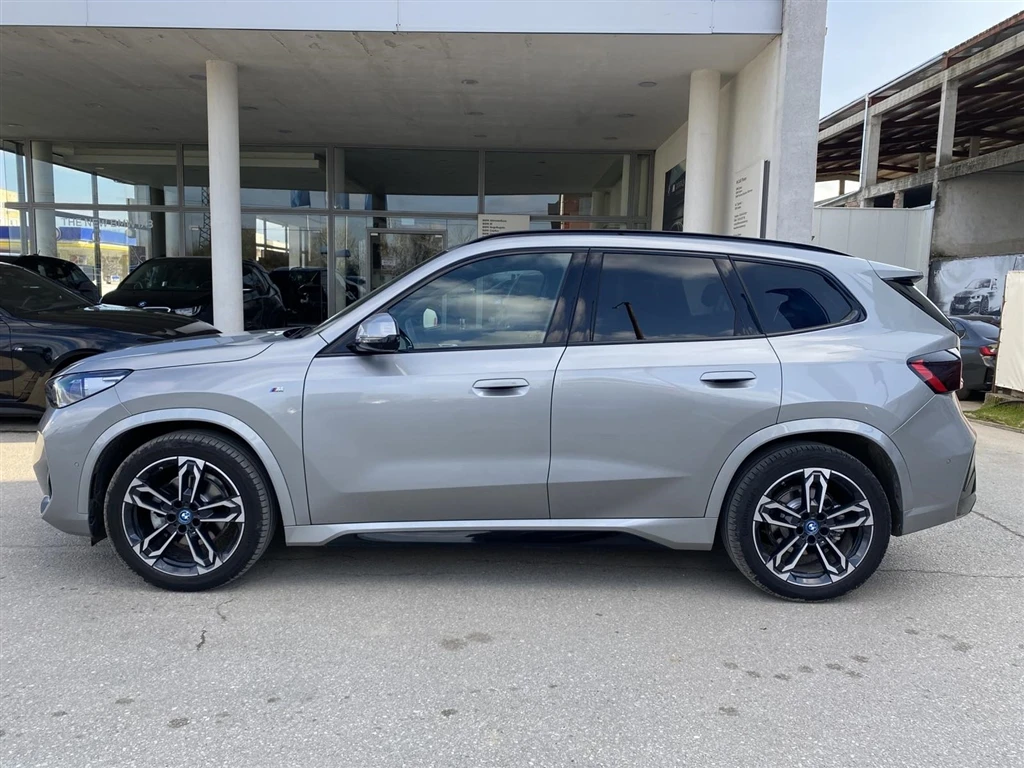 BMW iX1 eDrive20, снимка 3 - Автомобили и джипове - 54067348