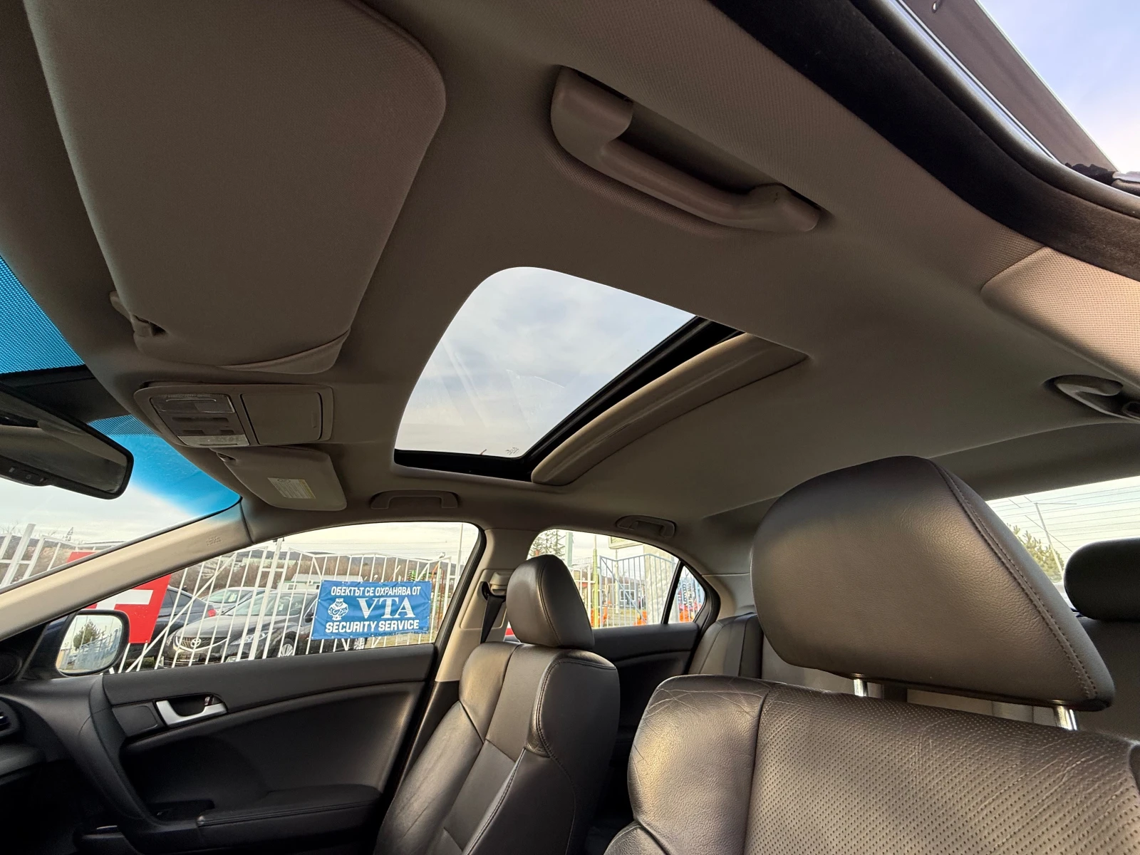 Honda Accord 2.0 ШВЕЙЦАРИЯ, снимка 8 - Автомобили и джипове - 54249922