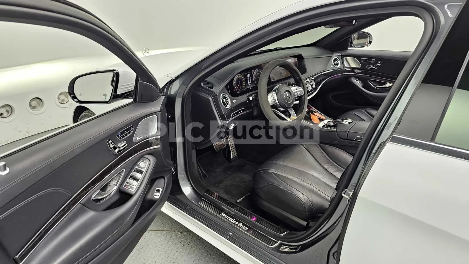 Mercedes-Benz S 350 4MATIC* DISTRONIC* BURMESTER* ОБДУХВАНЕ* МАСАЖ* , снимка 15 - Автомобили и джипове - 54567335