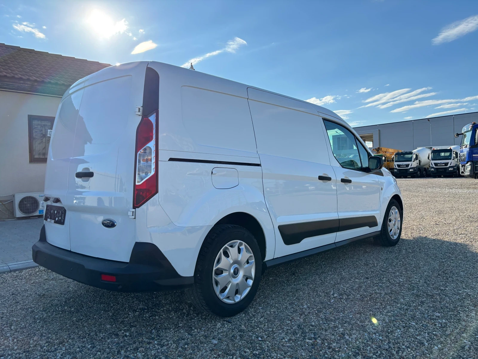 Ford Tourneo Connect 1.5 TDCI EURO 6, снимка 4 - Автомобили и джипове - 54597166
