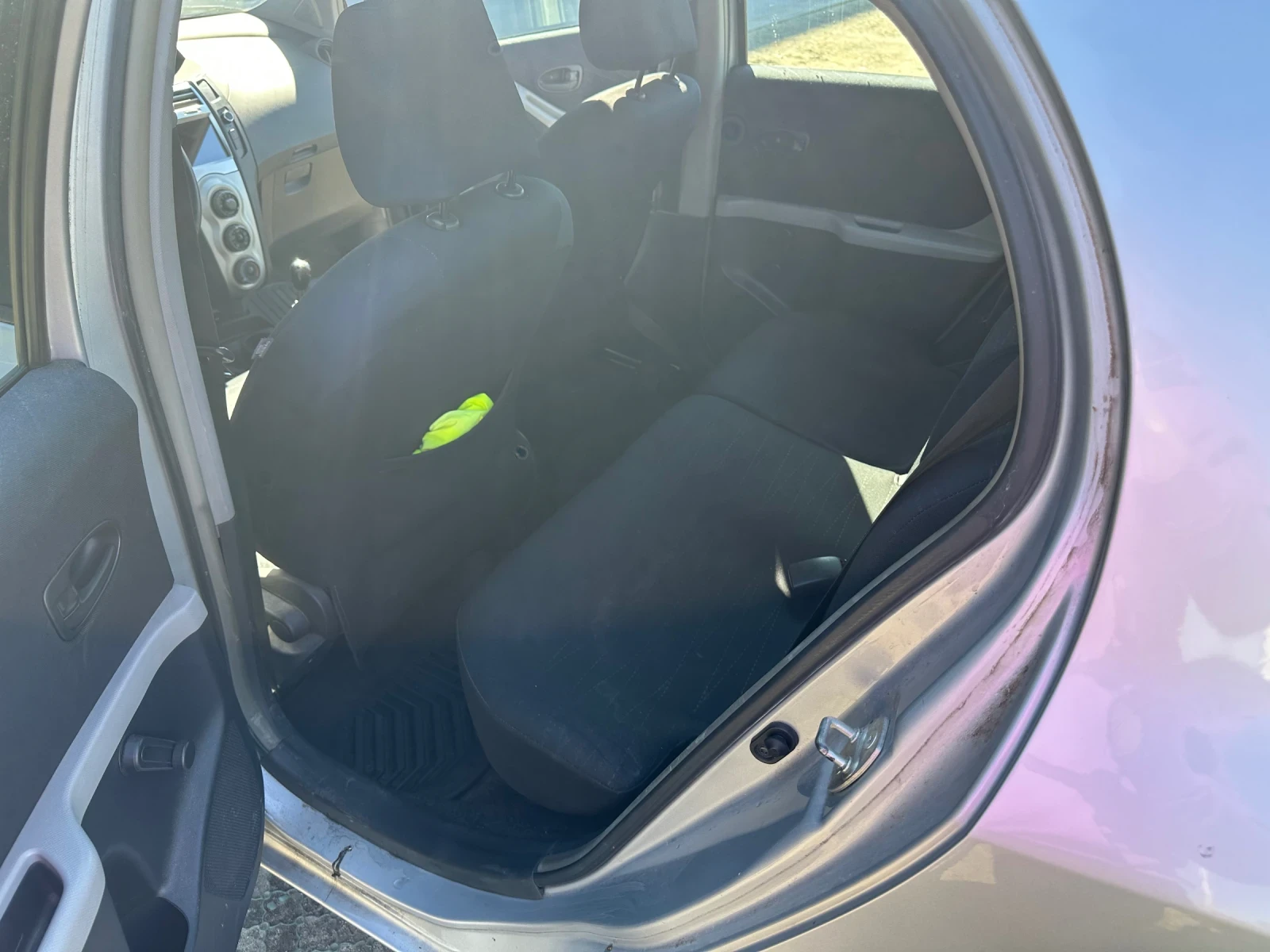 Toyota Yaris, снимка 13 - Автомобили и джипове - 54601029