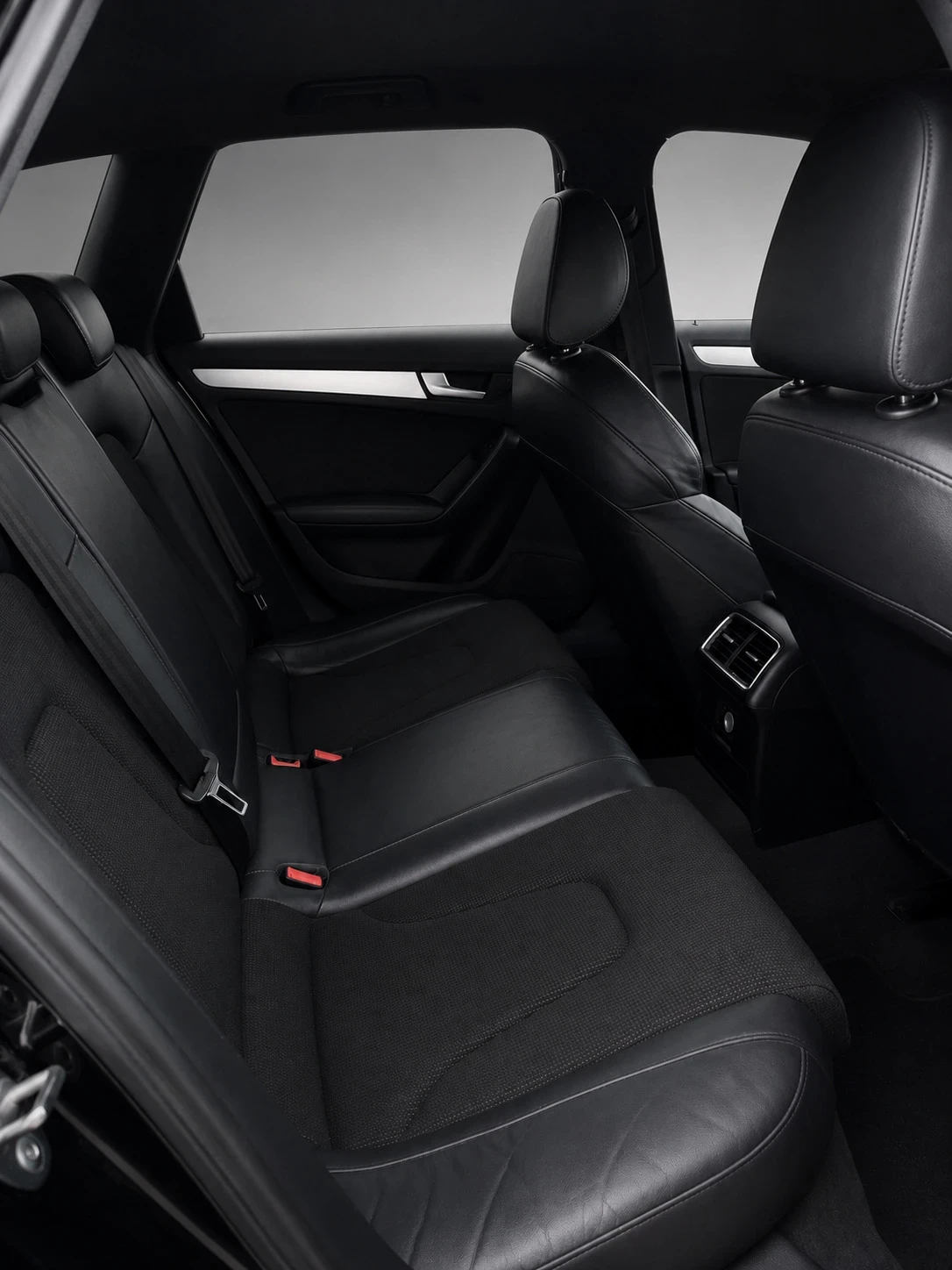 Audi A4 2.0 TFSI Quattro , снимка 8 - Автомобили и джипове - 55270974