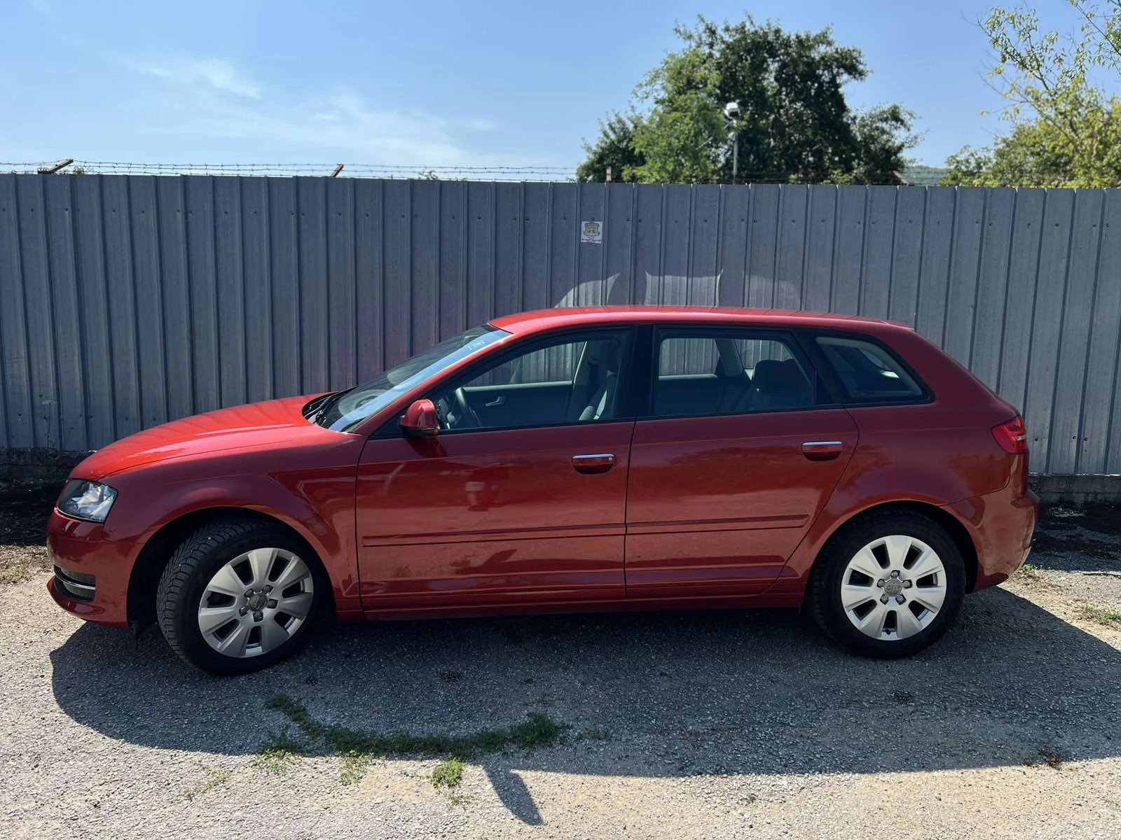 Audi A3 1.6 TDI 105 HP УНИКАТ, снимка 16 - Автомобили и джипове - 55388063