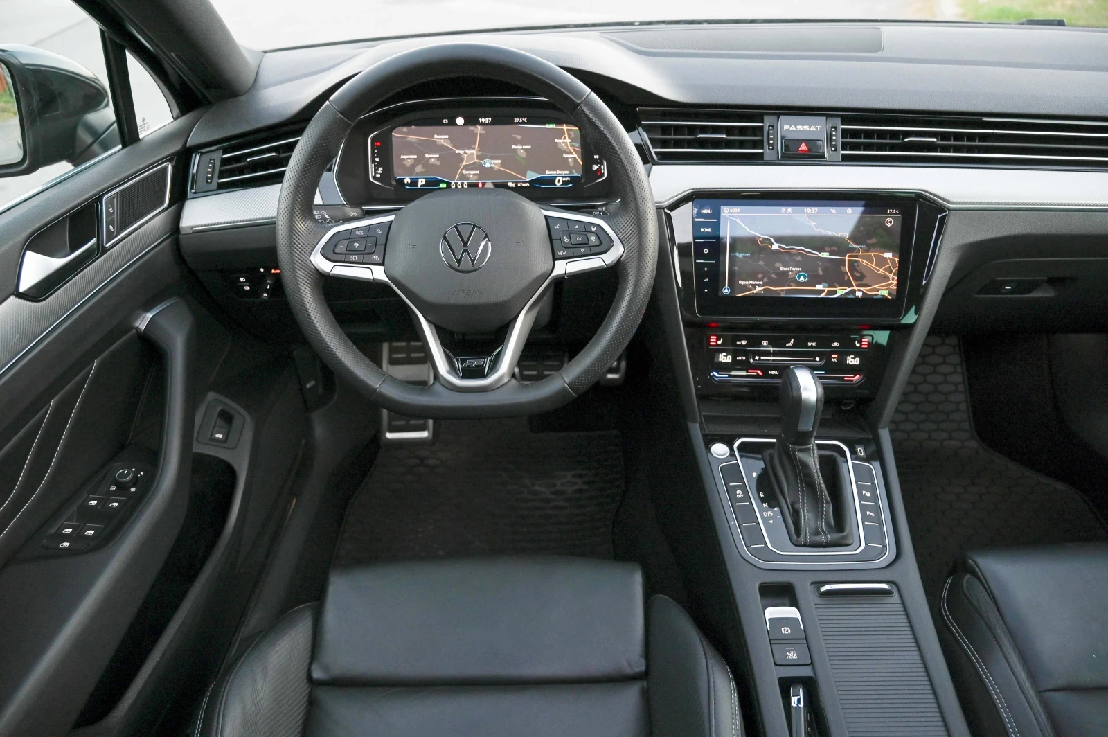 VW Passat 2.0TDI* R-line* Digital* Камера* , снимка 9 - Автомобили и джипове - 55652344