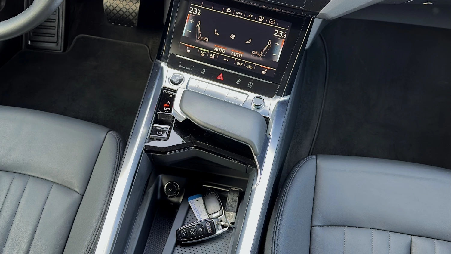 Audi E-Tron 55 SPORTBACK Head-up Keyless Cam360 Кожа Подгрев, снимка 13 - Автомобили и джипове - 55673289