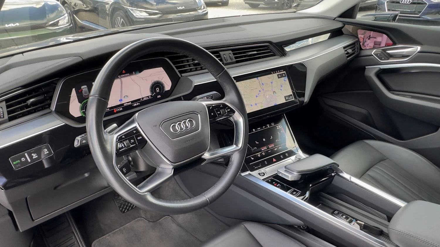 Audi E-Tron 55 SPORTBACK Head-up Keyless Cam360 Кожа Подгрев, снимка 7 - Автомобили и джипове - 55673289