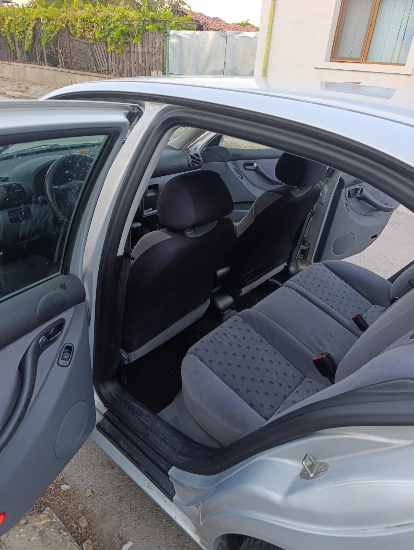 Seat Toledo, снимка 8 - Автомобили и джипове - 56322884