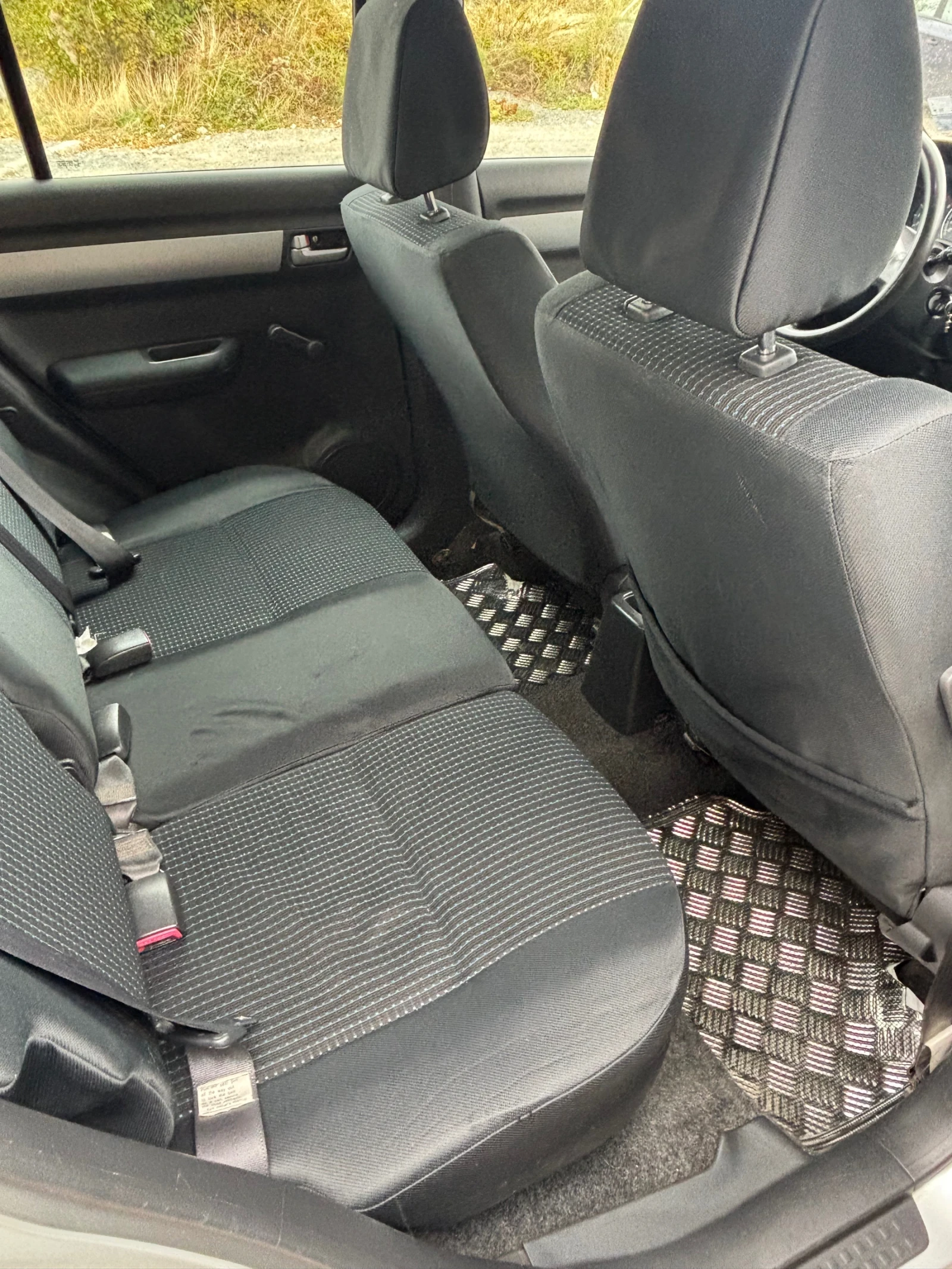 Suzuki Swift 1.3i газ-бензин, снимка 12 - Автомобили и джипове - 56735181