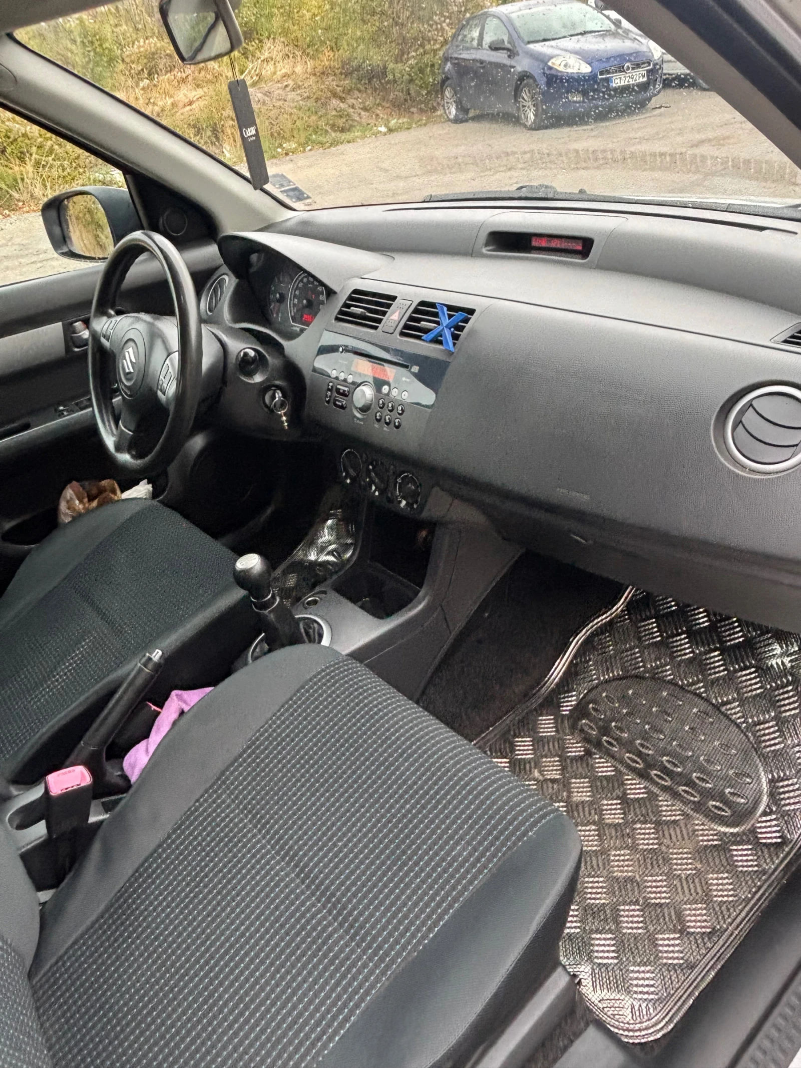 Suzuki Swift 1.3i газ-бензин, снимка 10 - Автомобили и джипове - 56735181
