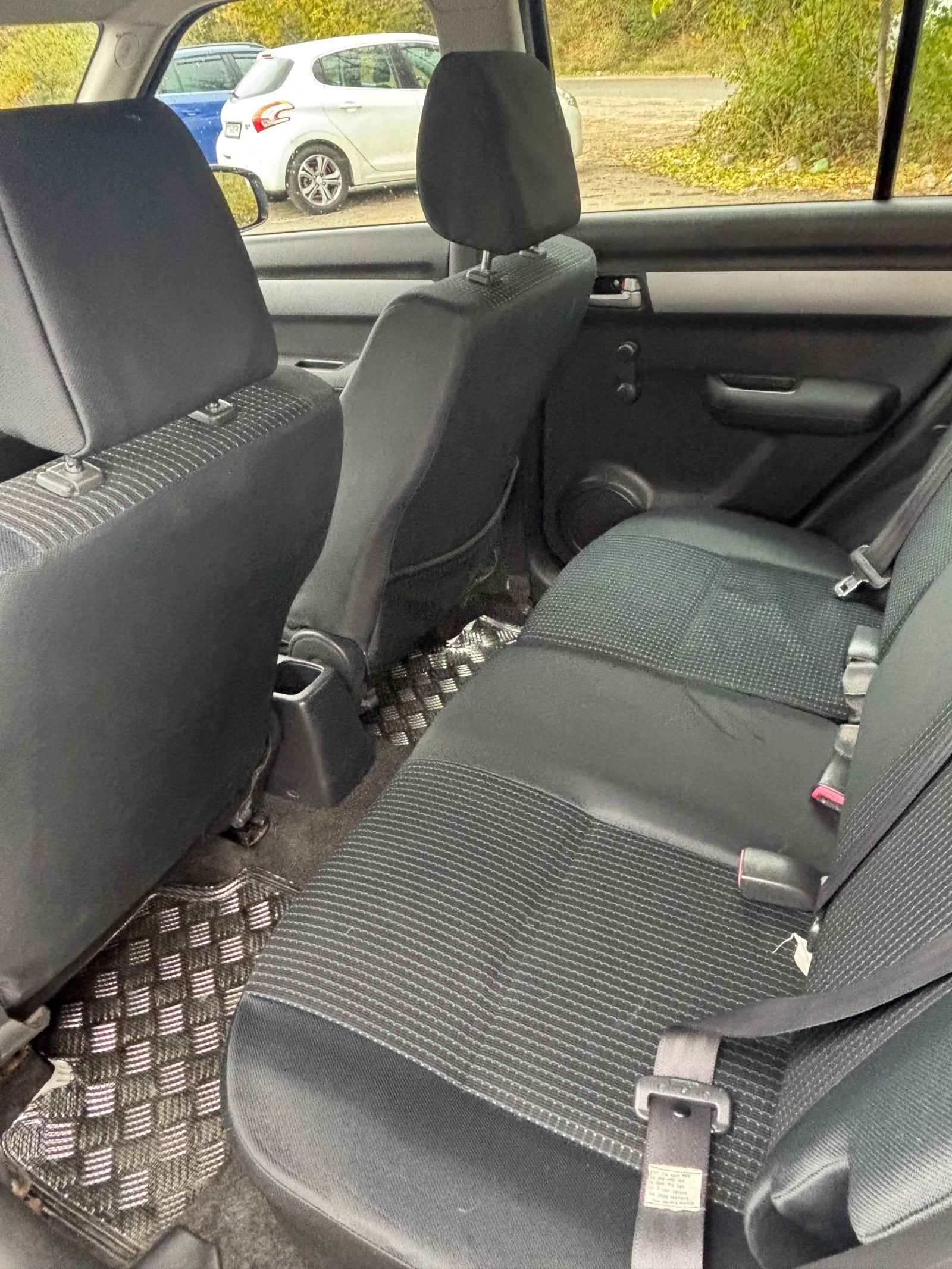 Suzuki Swift 1.3i газ-бензин, снимка 11 - Автомобили и джипове - 56735181