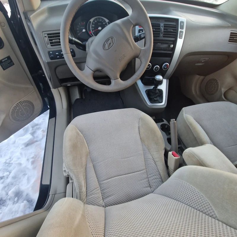 Hyundai Tucson 2.0, снимка 7 - Автомобили и джипове - 48708098