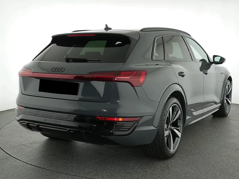 Audi SQ8 e-tron B&O, Matrix, Leder, Navi, Kamera, снимка 2 - Автомобили и джипове - 52041759