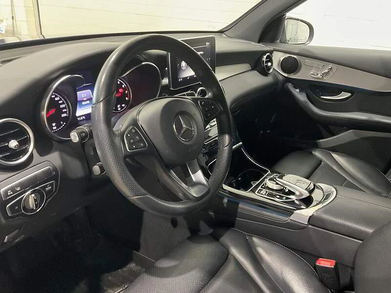 Mercedes-Benz GLC 300 4MATIC | КОЖА | ПАНОРАМА | 360 КАМЕРА | KEYLESS | , снимка 9 - Автомобили и джипове - 54956324