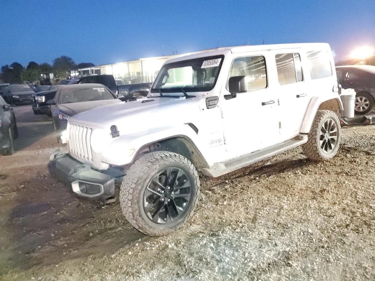 Jeep Wrangler UNLIMITED SAHARA 4XE - изображение 3