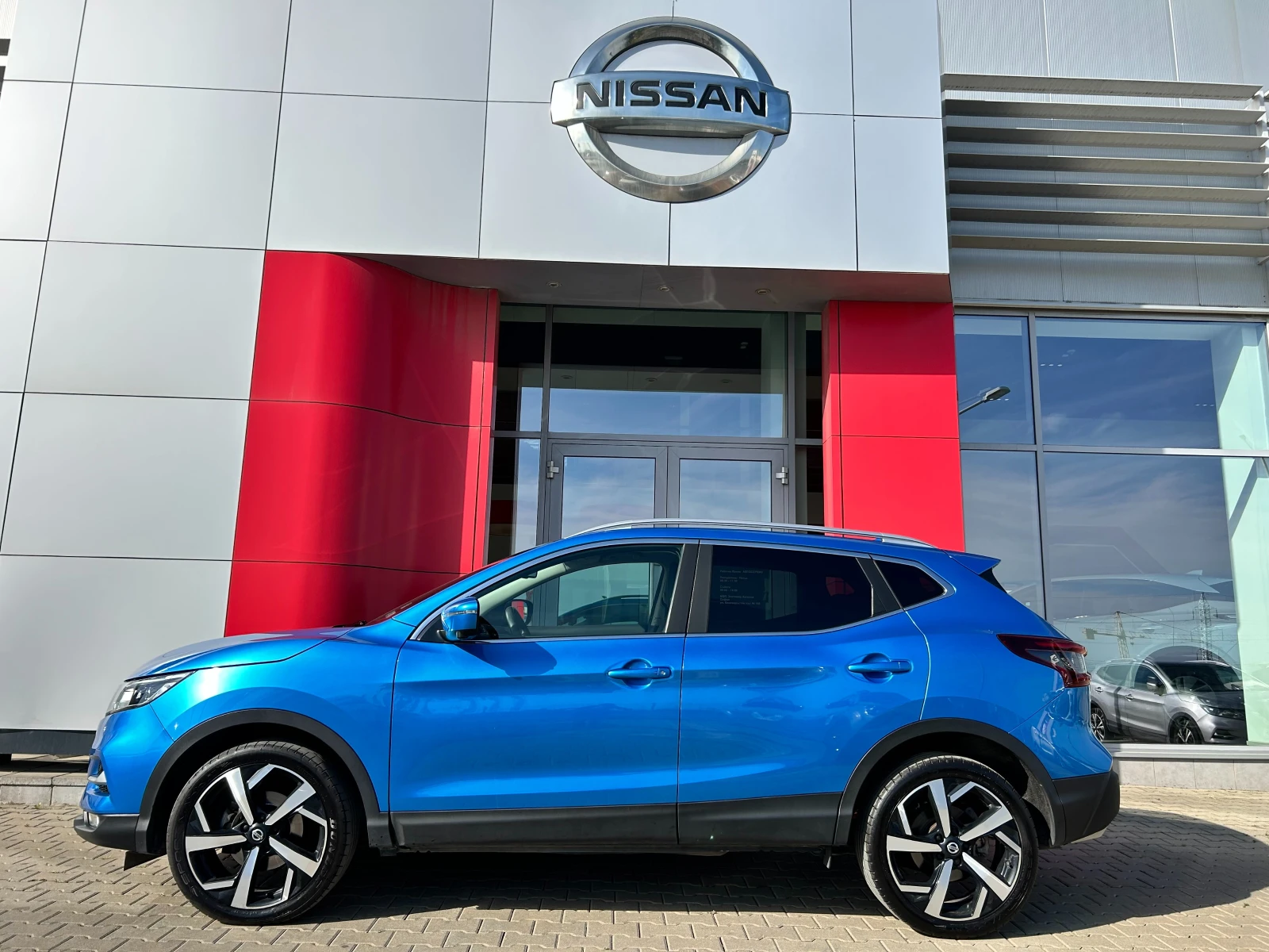 Nissan Qashqai 1.3 DIG-T Tekna Plus A/T - изображение 2
