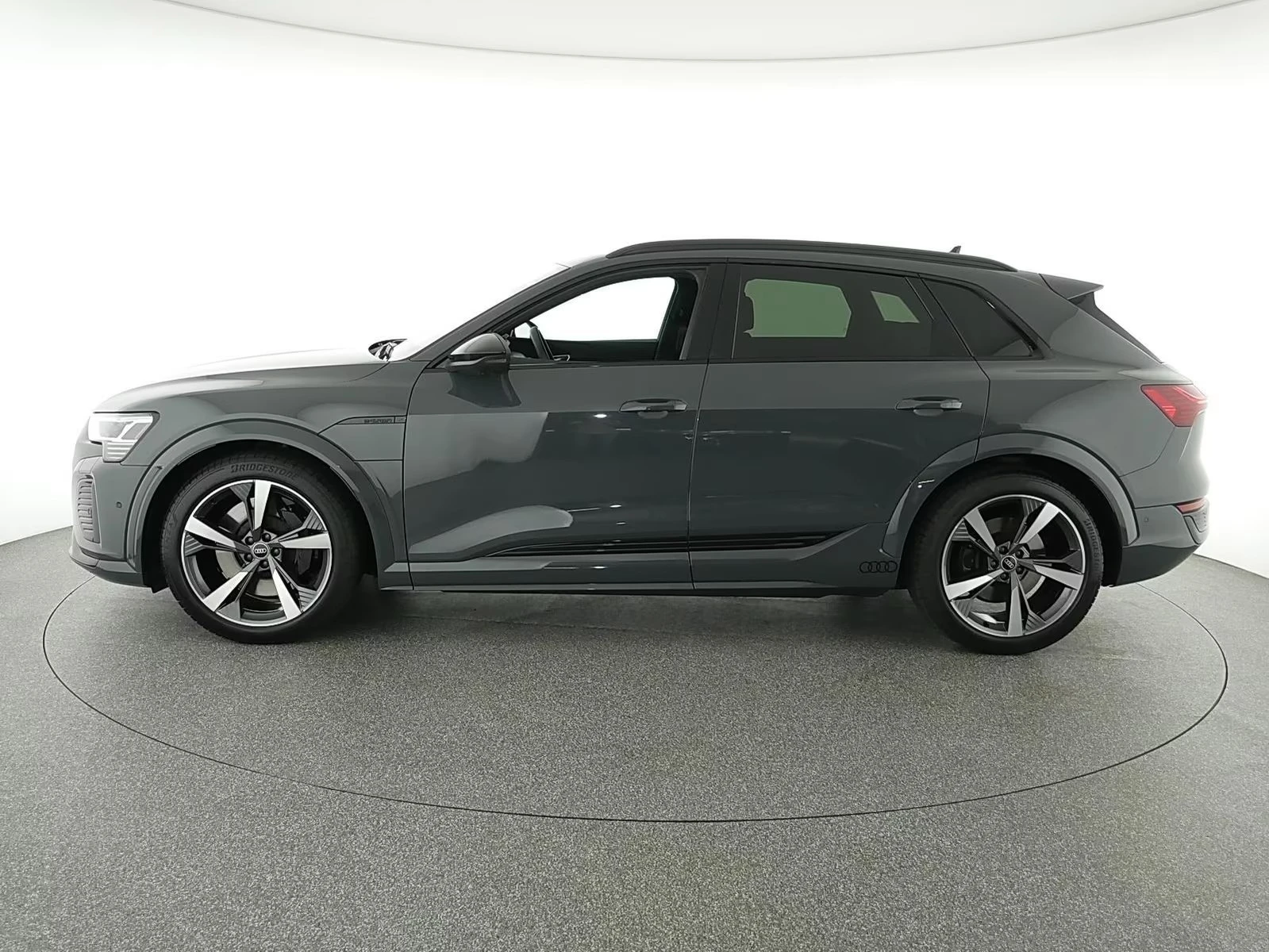 Audi SQ8 e-tron B&O, Matrix, Leder, Navi, Kamera - изображение 3