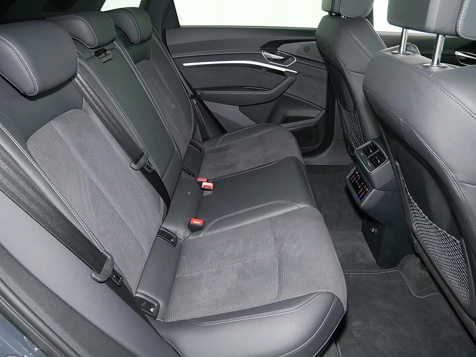 Audi SQ8 e-tron B&O, Matrix, Leder, Navi, Kamera - изображение 8