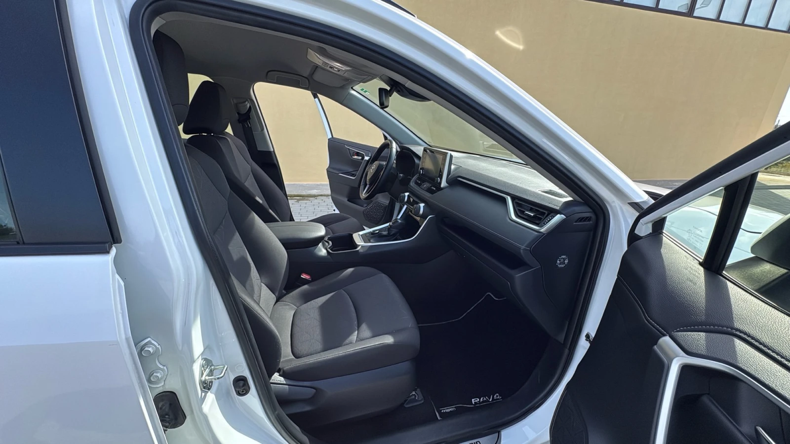 Toyota Rav4 2.5 VVT-i Business - AWD - Хибрид, снимка 11 - Автомобили и джипове - 53792340