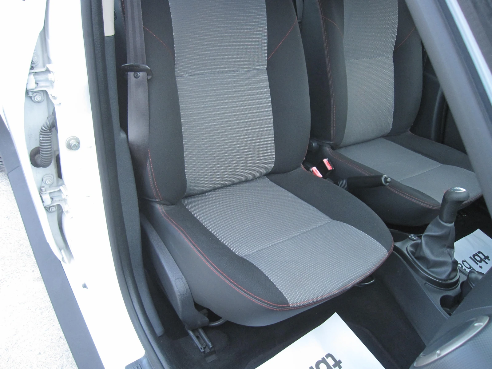 Dacia Duster 133х.КМ.1, 6-Газ.Инж., снимка 11 - Автомобили и джипове - 54234165