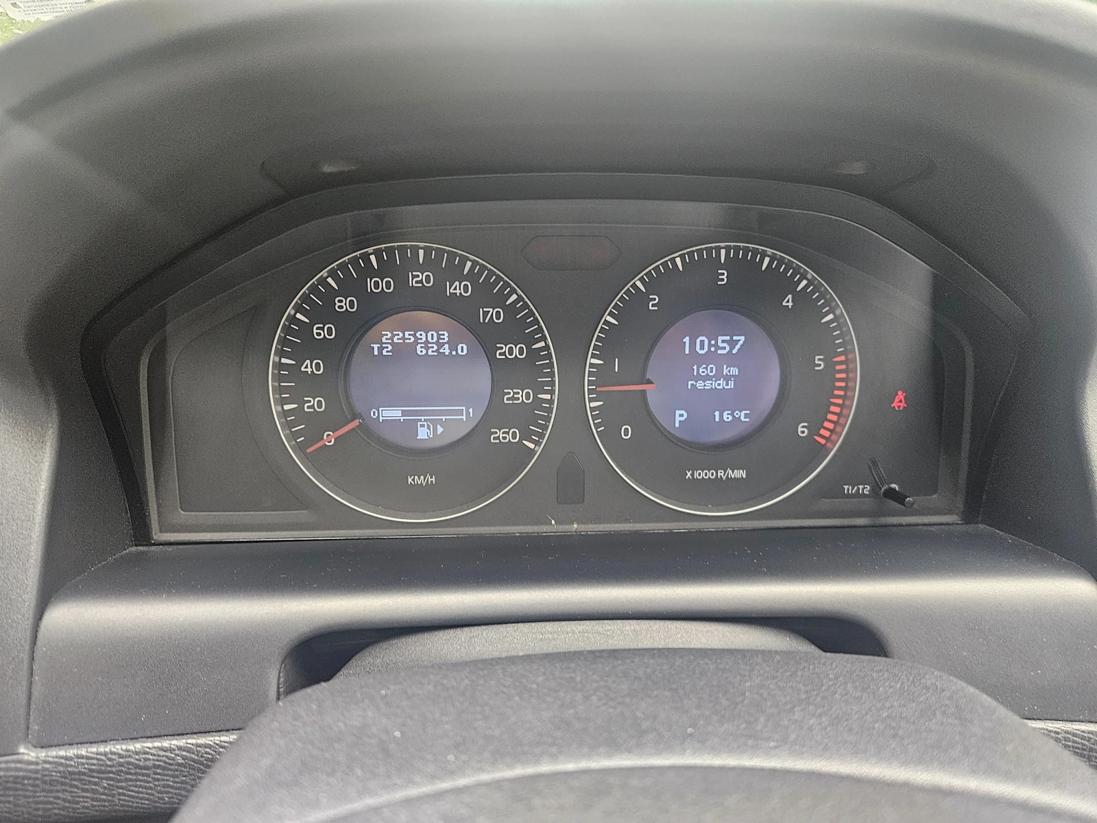 Volvo XC60, снимка 5 - Автомобили и джипове - 54642566