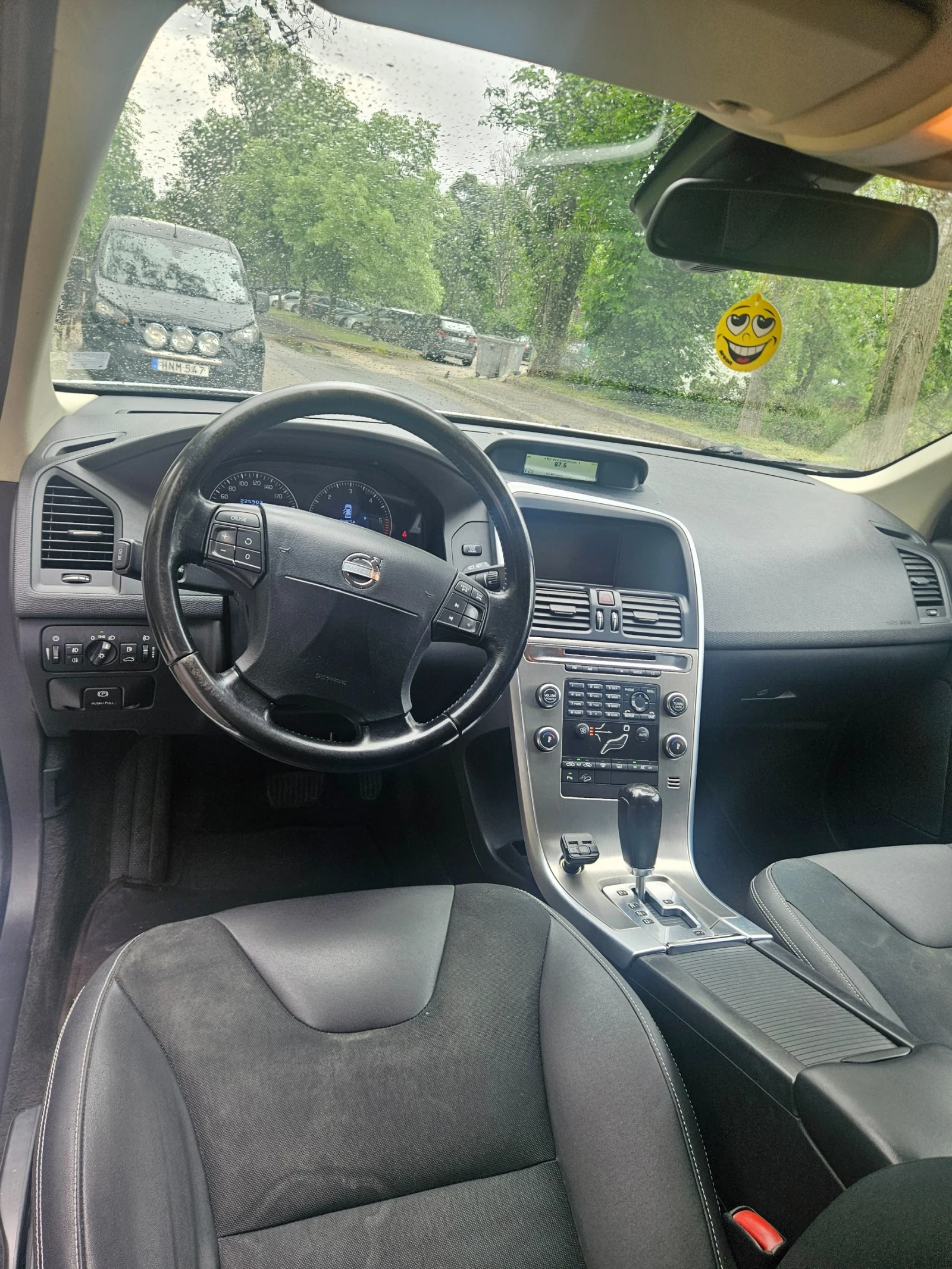 Volvo XC60, снимка 8 - Автомобили и джипове - 54642566