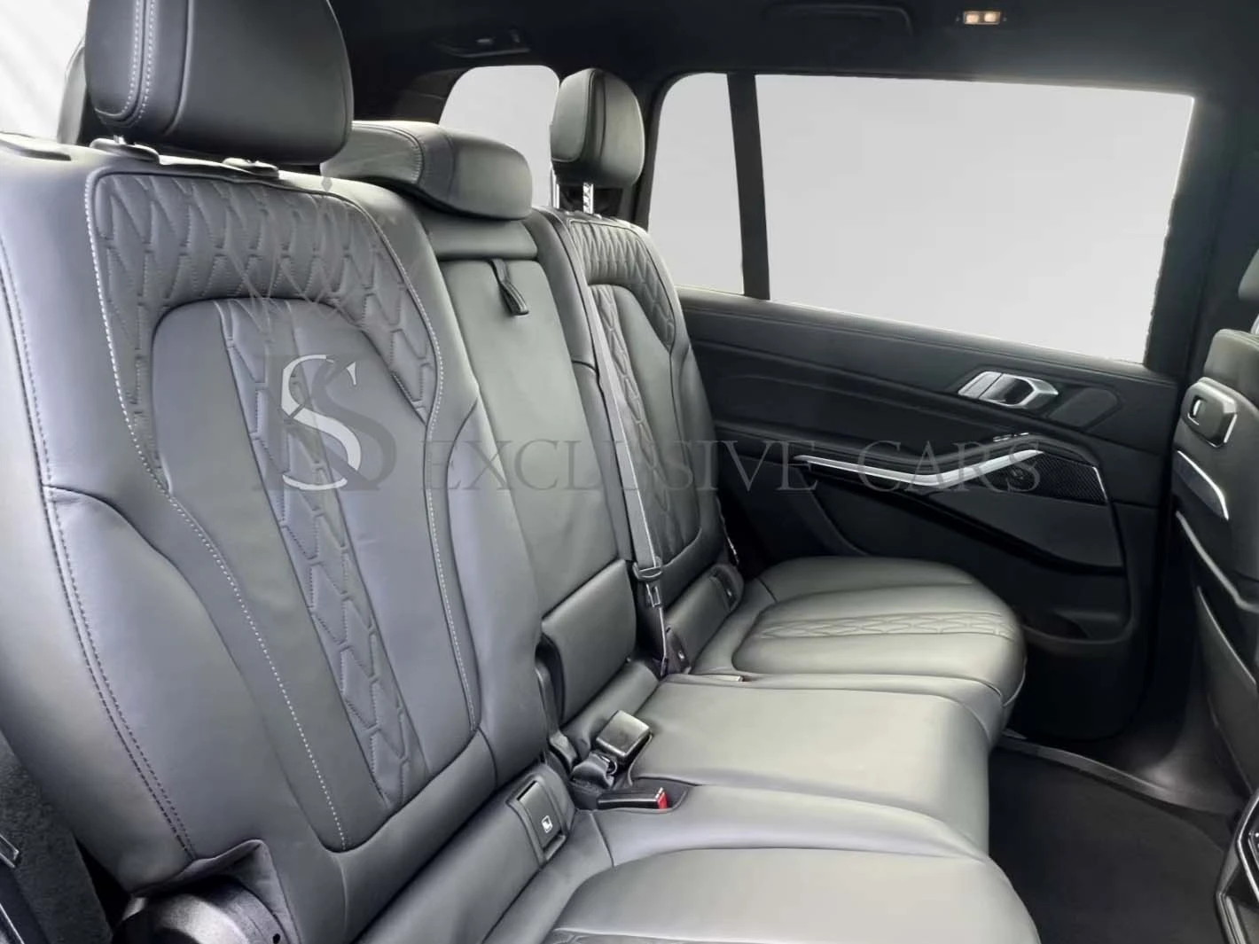 BMW X7 40D* M-SPORT PRO* CARBON* H/K* ВЕНТИЛАЦИЯ* SKY* 36, снимка 12 - Автомобили и джипове - 54891991
