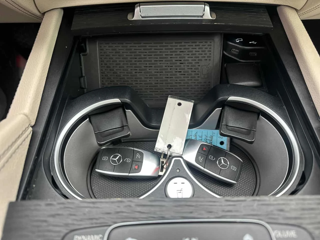 Mercedes-Benz GLE 450  | DISTRONIC | 360 |  PANO | ДВА КЛЮЧА , снимка 14 - Автомобили и джипове - 54906974
