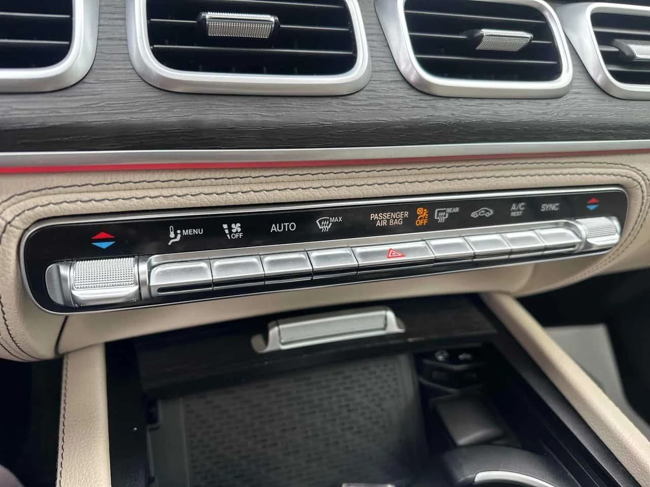 Mercedes-Benz GLE 450  | DISTRONIC | 360 |  PANO | ДВА КЛЮЧА , снимка 15 - Автомобили и джипове - 54906974