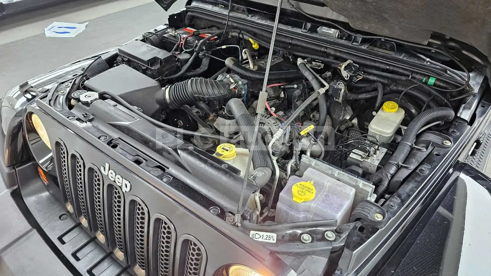 Jeep Wrangler 3.8 SPORT 2-DOOR !!УНИКАТ!!, снимка 6 - Автомобили и джипове - 55082066